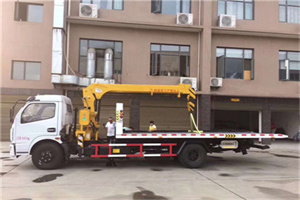 工布江达附近汽车轮胎更换